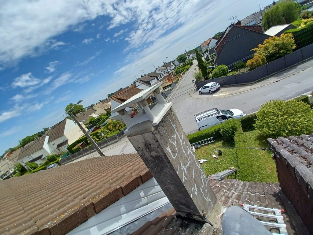 Ramoneur pour Pose d'un chapeau de cheminée à Valenciennes
